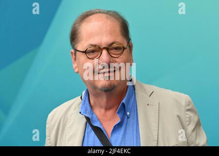 München, Deutschland. 28.. Juni 2022. Jürgen TARRACH (Schauspieler), Einzelbild, Einzelmotiv ausschneiden, Porträt, Porträt, Hochformat. ZDF-Empfang/ Treffen in der H`ugo`s Bar anlässlich der Münchner Filmfestspiele am 28.. Juni 2022 Quelle: dpa/Alamy Live News Stockfoto